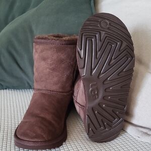 UGG Women's Chocolate Brown Winter Boots